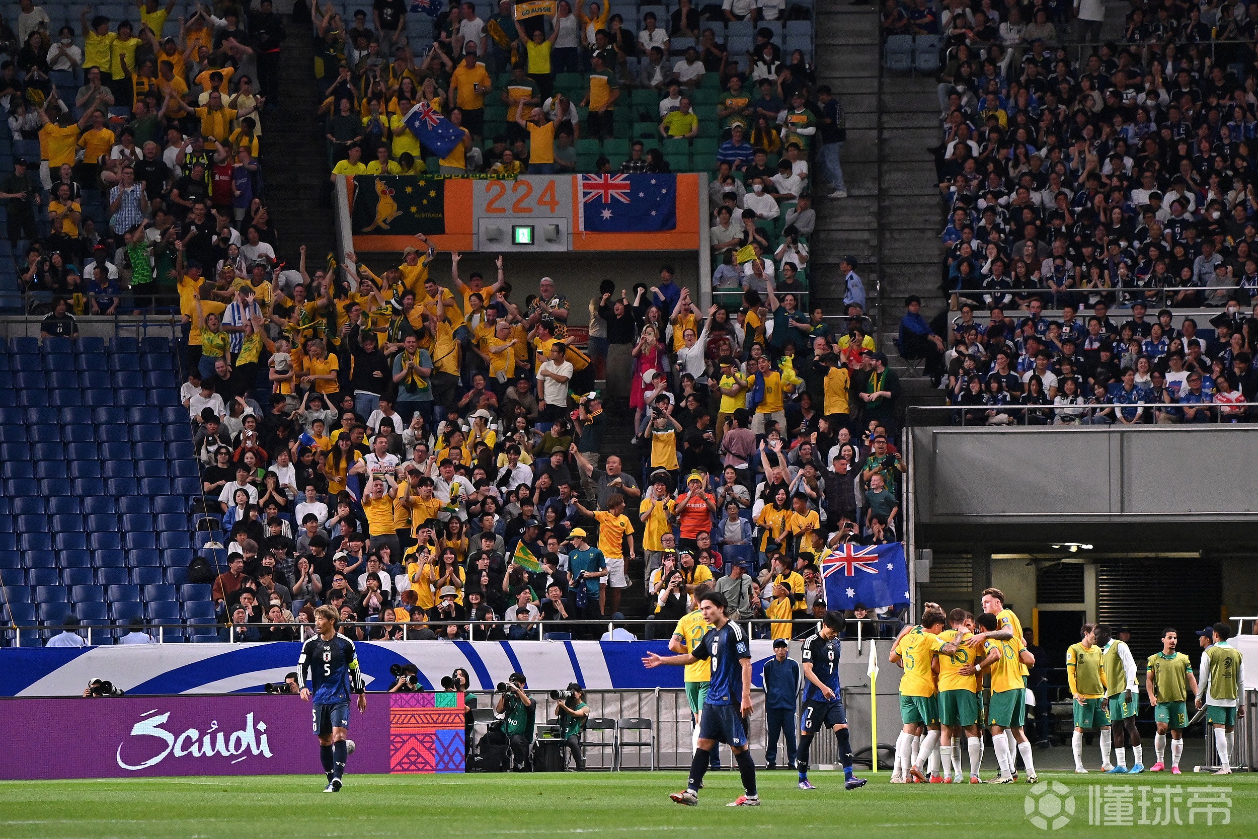 球场突发：比赛中的意外瞬间回顾